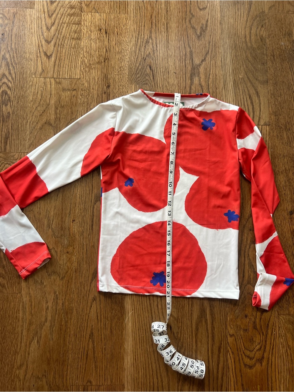 Tomato print Graphic Top - Picture 3 of 4